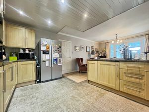 Kitchen - click for photo gallery